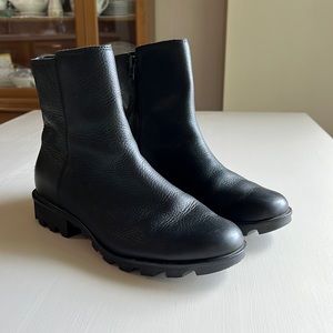 Sorel Phoenix Zip Booties